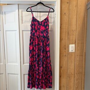 Chic Floral Maxi Dress in Pink and Navy
